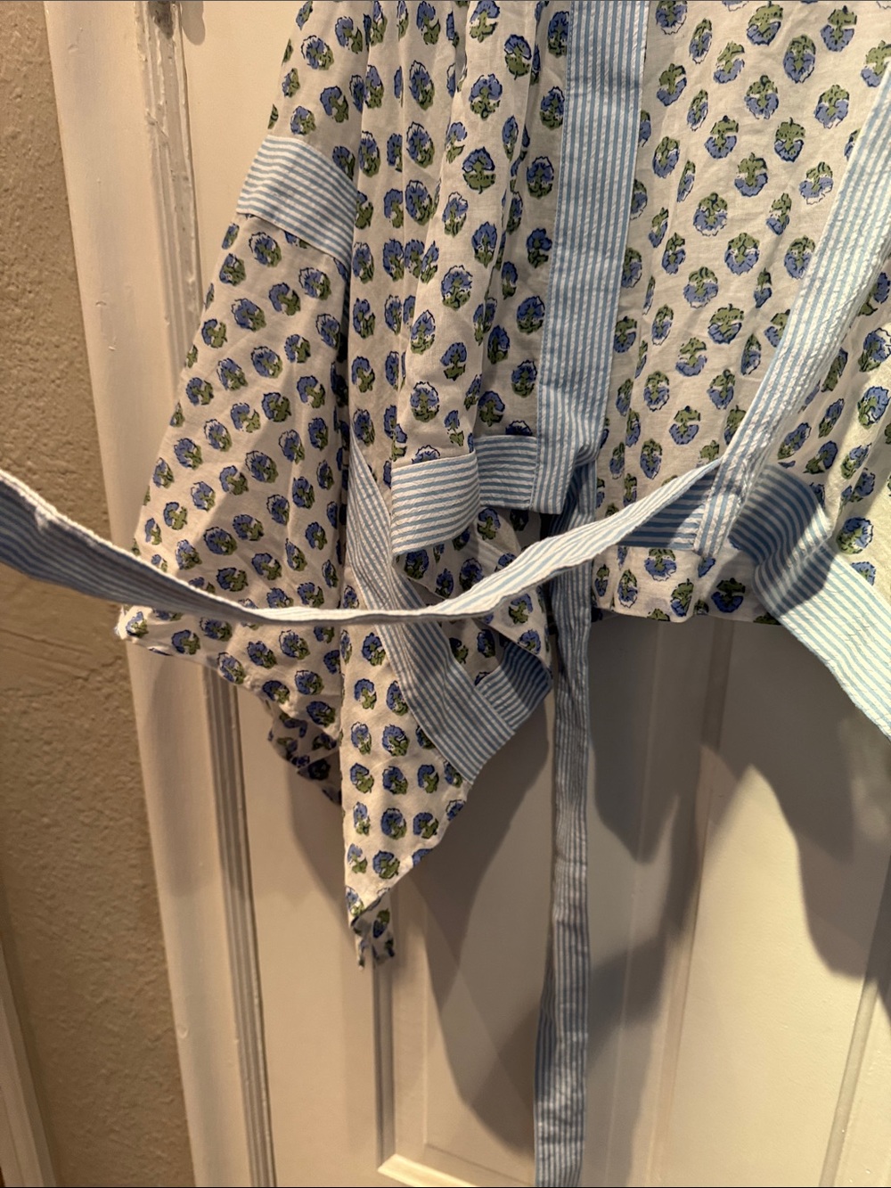 Lightweight Printed Kimono Cardigan in Blue and White - Picture 3 of 4